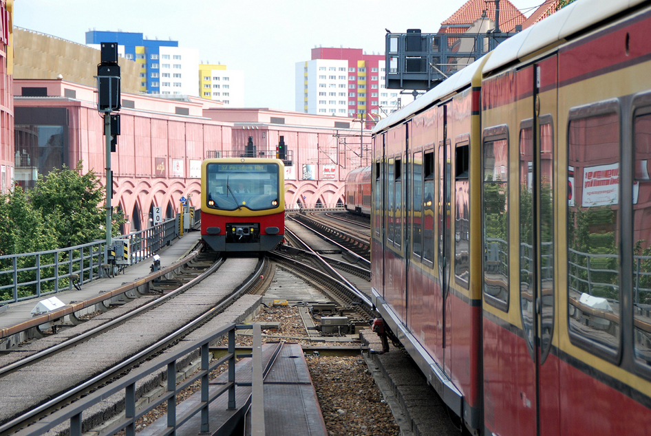 IVU versorgt verbundweite Fahrplanauskunft des VBB Berliner S-Bahn von vorne